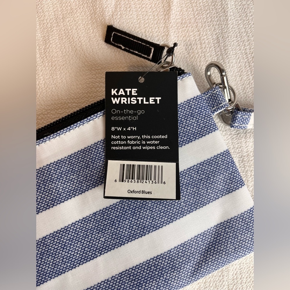 Nwt Scout Kate Wristlet - Picture 2 of 3